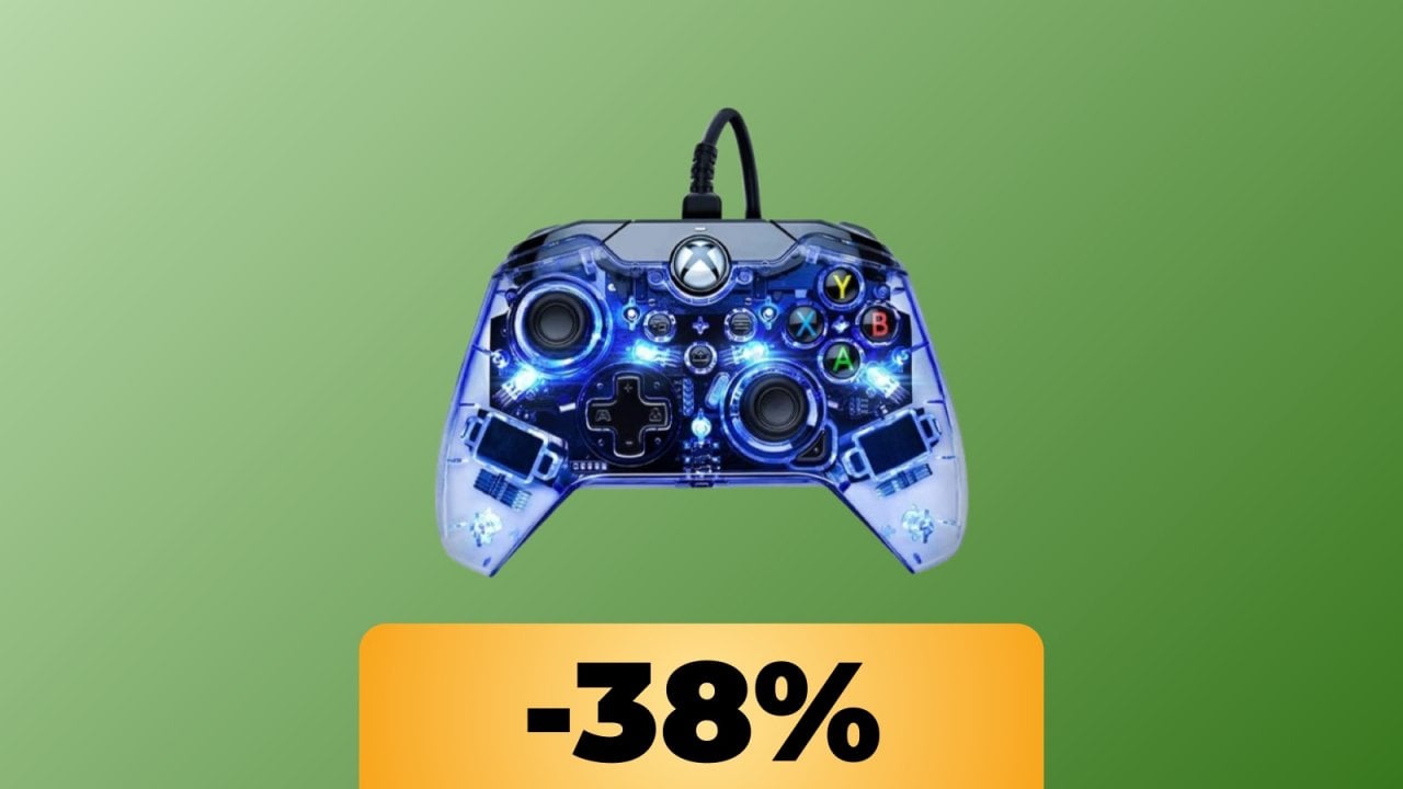 Il controller PDP con design trasparente per Xbox Series X/S e PC è al minimo storico su Amazon