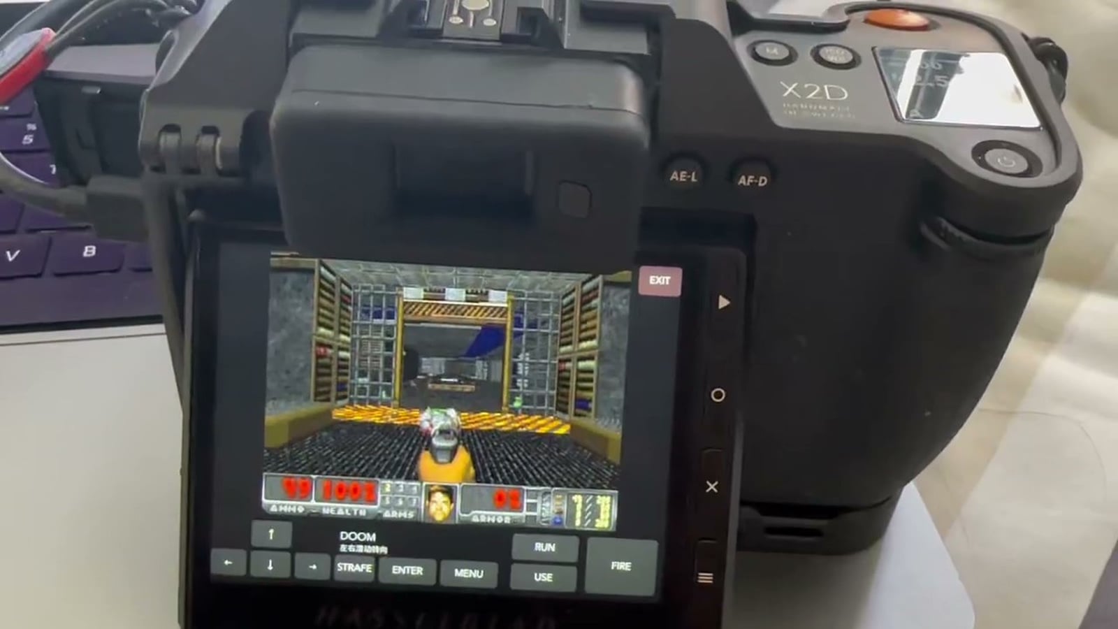 「約126万円」の高級カメラで『DOOM』を動かす人あらわる。シャッターを切って敵を“ベストショット”