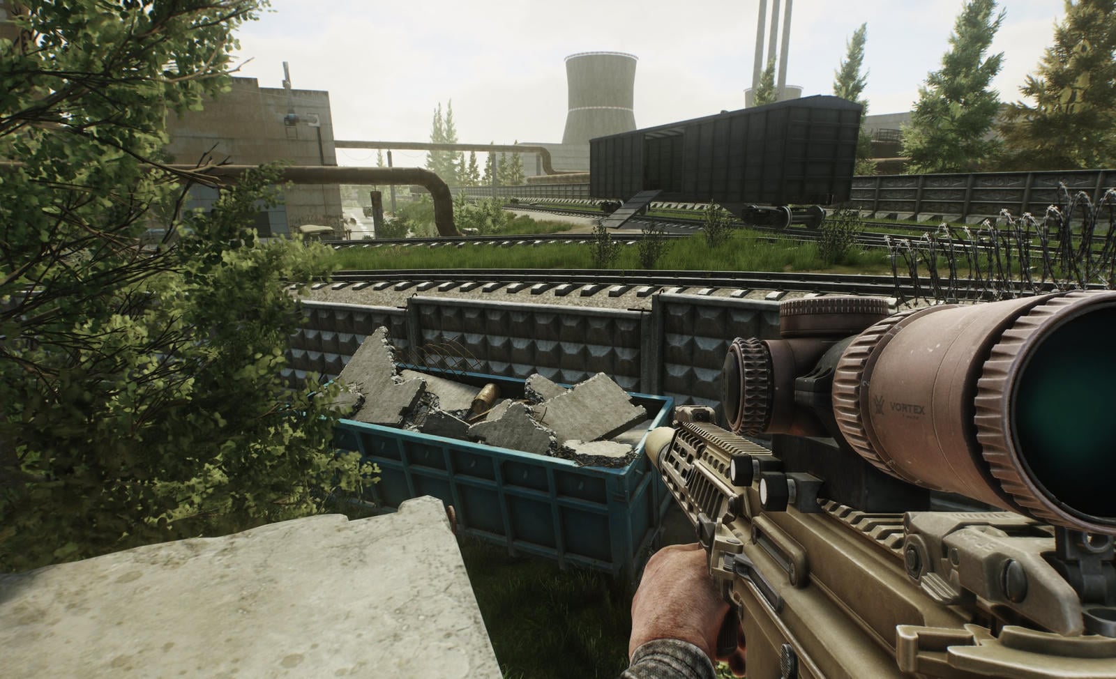 『Escape from Tarkov』のCustomsに「柵乗り越え用の足場」出現、もう迂回もギリジャンもしなくていい。「ランスルー」警告など、地味に嬉しい改善いろいろ